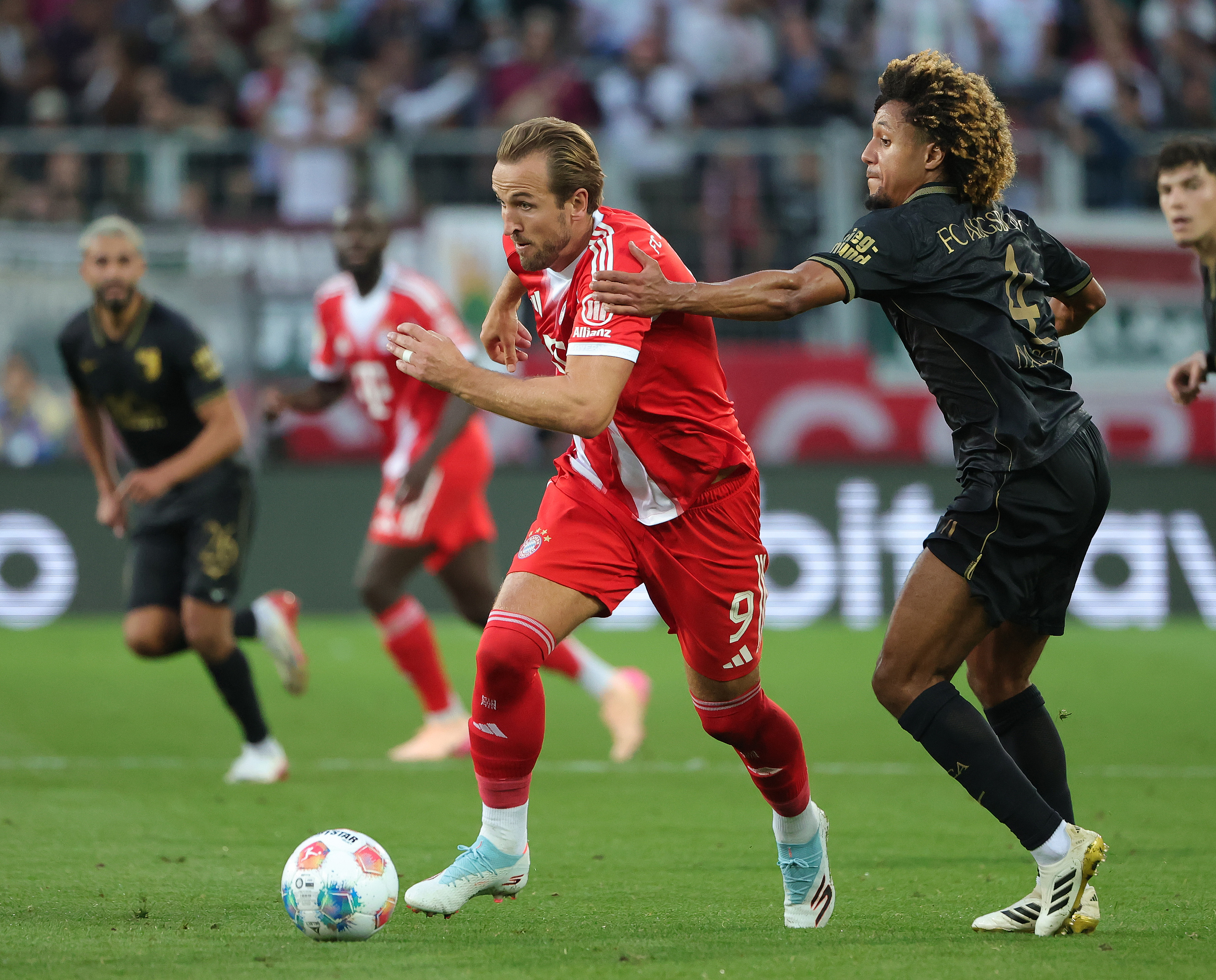 今夜拜仁慕尼黑备战足总杯塞维利亚迎意甲关键赛，新疆广汇清晨完成体检直接炸裂的简单介绍