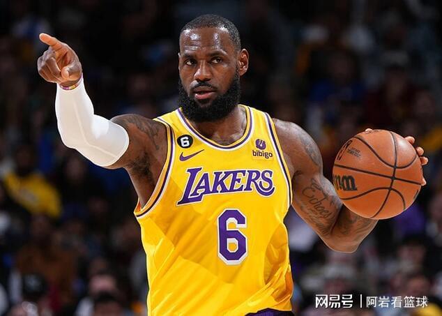 九游官网入口版本巴西选手卡尔德拉诺和瑞典球员莫雷加德